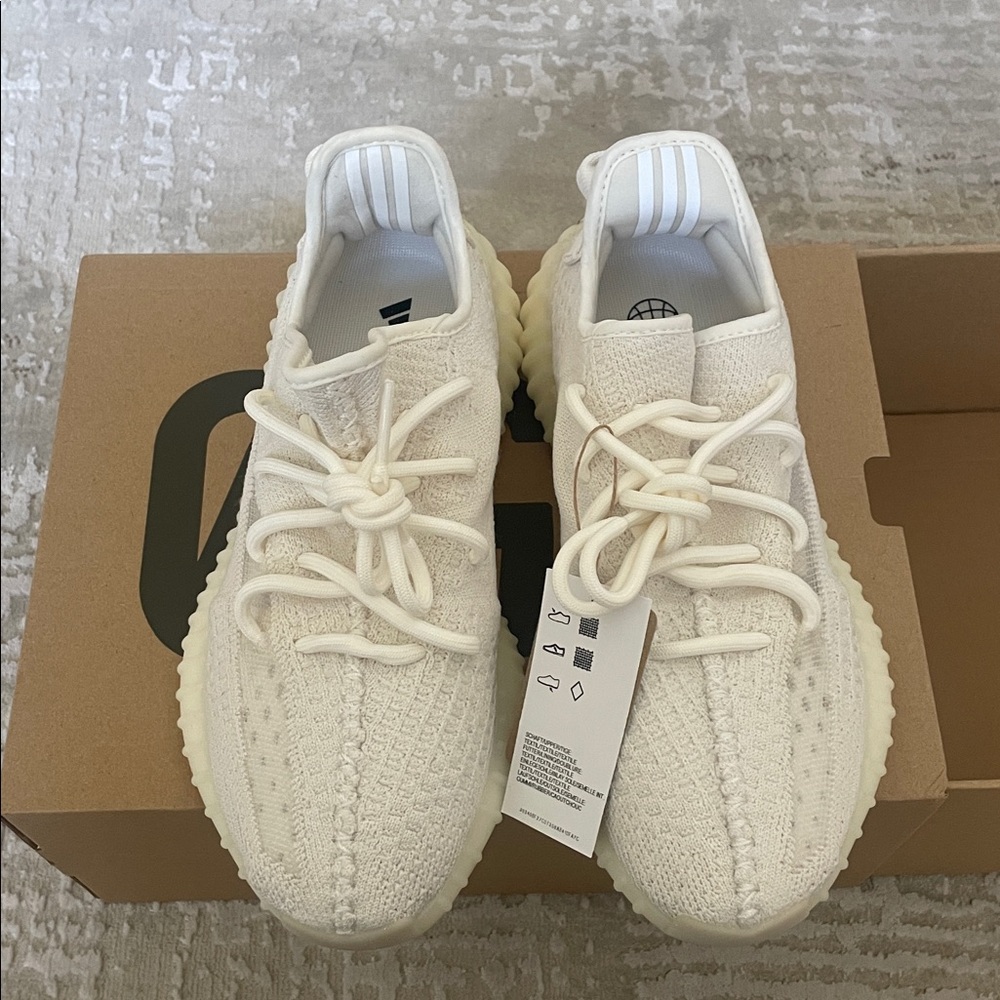 COPY - Yeezy boost 350 v2 in cream (bone)